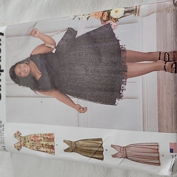 Simplicity Women's Dresses Pattern Size 26W-32W - Picture 4 of 6